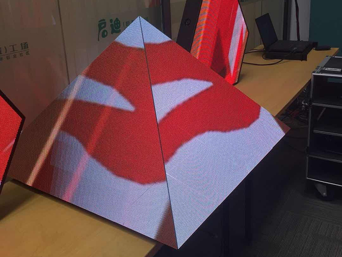 異形LED屏廠家：如何應(yīng)對市場需求的多樣性？